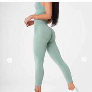 Nvgtn Contour Legging